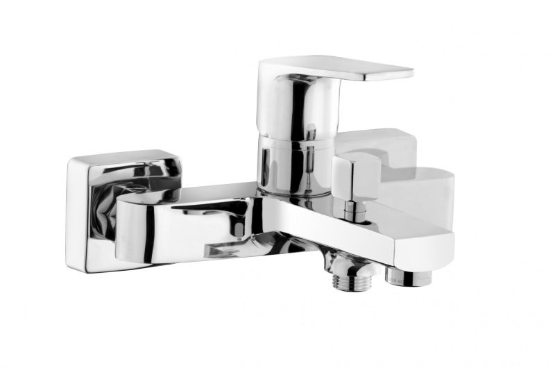 Azario Смеситель для ванны TREYA AZ-15680501 с коротким изливом